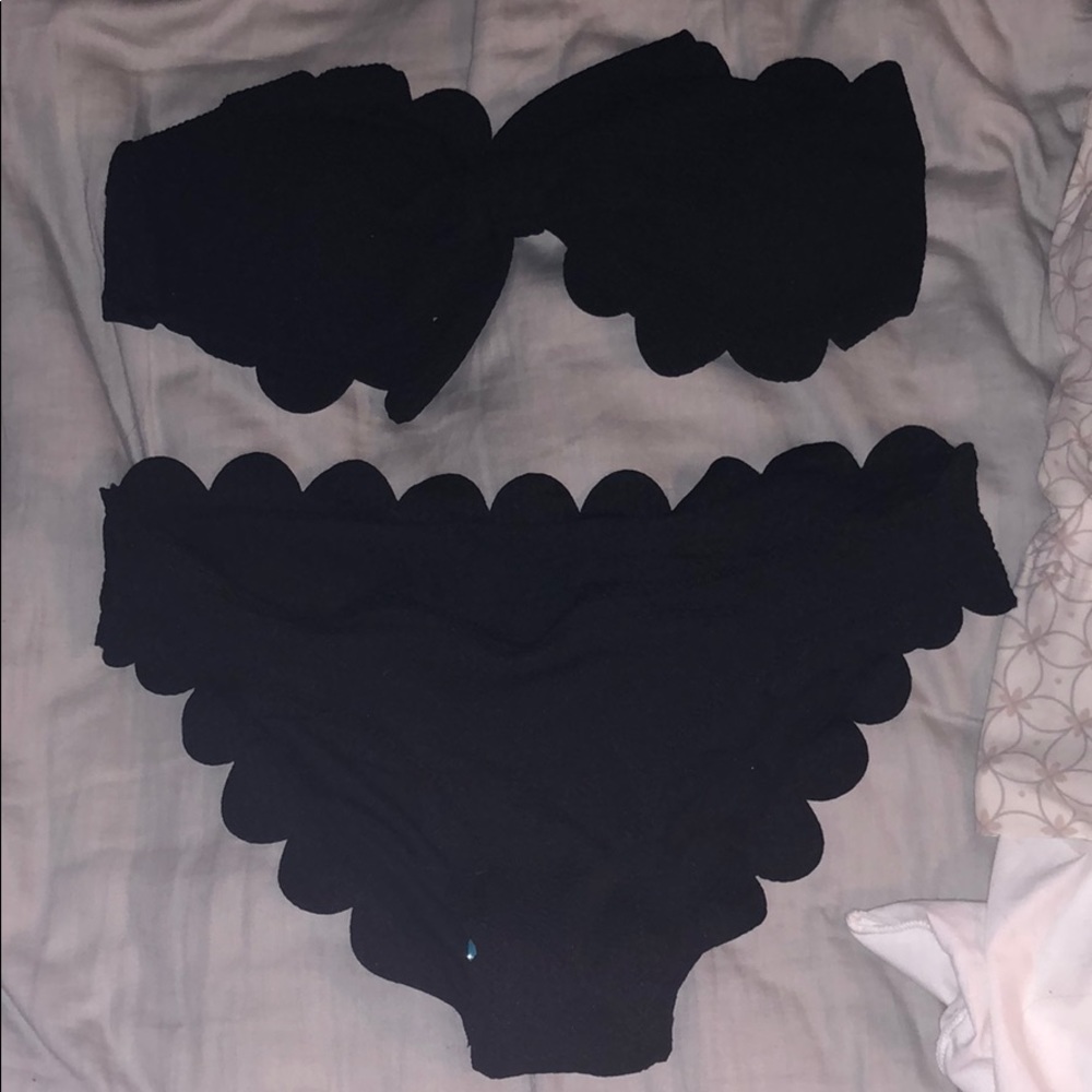 NWOT Scallop Bikini